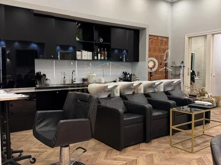 Tirane, jepet me qera ambjent biznesi Kati 0, 87 m² 3.500 € (Rruga e Kosovareve)