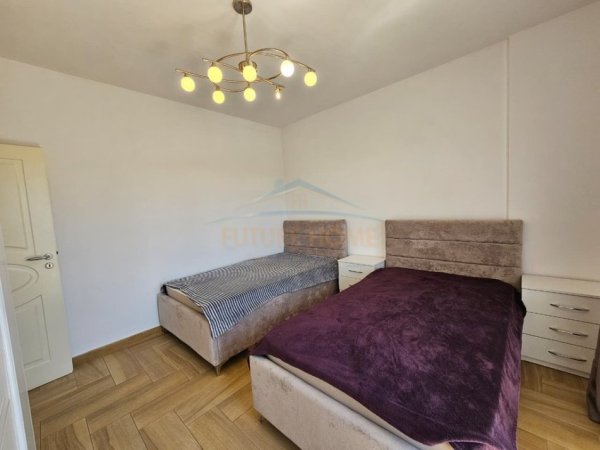Tirane, jepet me qera apartament 2+1+Ballkon Kati 4, 95 m² 800 € (21 Dhjetori)