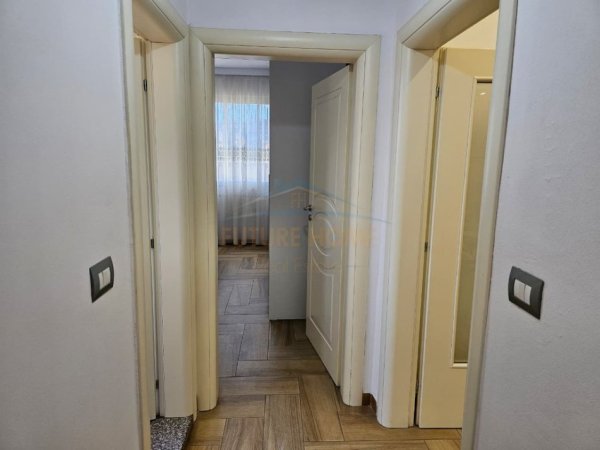 Tirane, jepet me qera apartament 2+1+Ballkon Kati 4, 95 m² 800 € (21 Dhjetori)