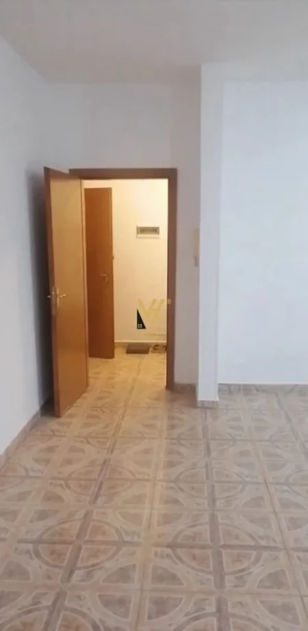 Tirane, jepet me qera apartament 2+1+Ballkon Kati 5, 97 m² 500 € (IRFAN TOMINI)