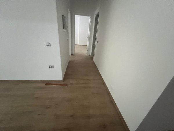 Tirane, shitet apartament duplex 2+1+Aneks+Ballkon Kati 3, 113 m² 163.000 € (rruga viena)