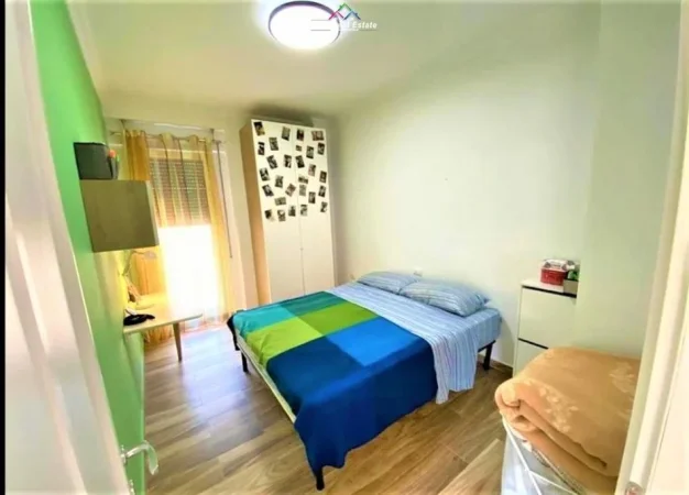 Tirane, jepet me qera apartament 2+1 Kati 2, 90 m² 700 € (21 dhjetori)