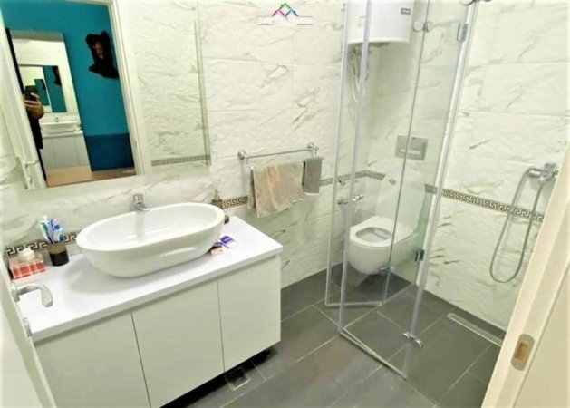 Tirane, jepet me qera apartament 2+1 Kati 2, 90 m² 700 € (21 dhjetori)