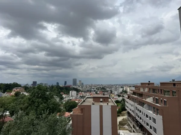 Tirane, shitet apartament 2+1+Ballkon Kati 6, 113 m² 160.000 € (rruga viena)