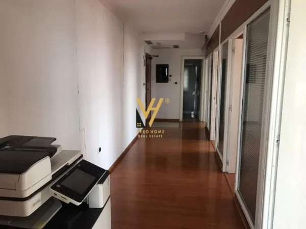 Tirane, jepet me qera zyre Kati 12, 118 m² 2.400 € (KULAT BINJAKE)