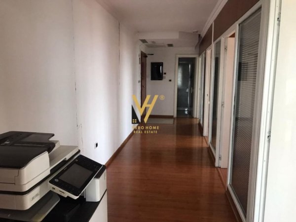Tirane, jepet me qera zyre Kati 12, 118 m² 2.400 € (KULAT BINJAKE)