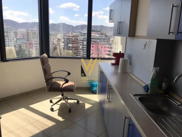 Tirane, jepet me qera zyre Kati 12, 118 m² 2.400 € (KULAT BINJAKE)