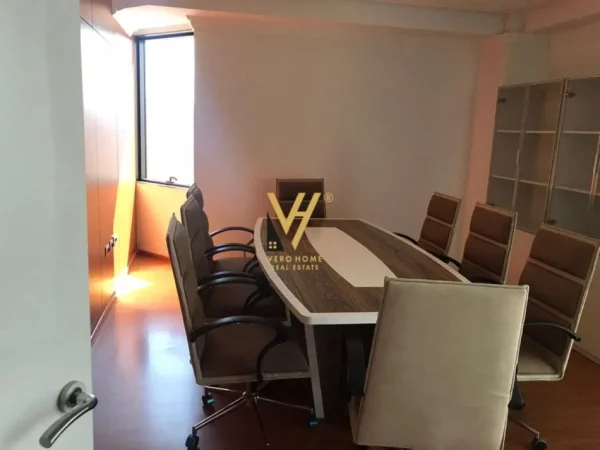 Tirane, jepet me qera zyre Kati 12, 118 m² 2.400 € (KULAT BINJAKE)