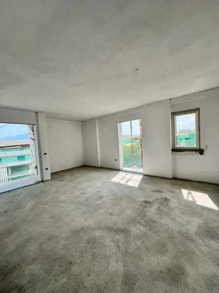 Tirane, shitet apartament 2+1 Kati 4, 87 m² 83.000 € (Kamez)