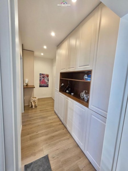 Tirane, jap me qera apartament 1+1+Ballkon Kati 6, 65 m² 700 € (porcelan)