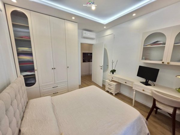 Tirane, jap me qera apartament 1+1+Ballkon Kati 6, 65 m² 700 € (porcelan)