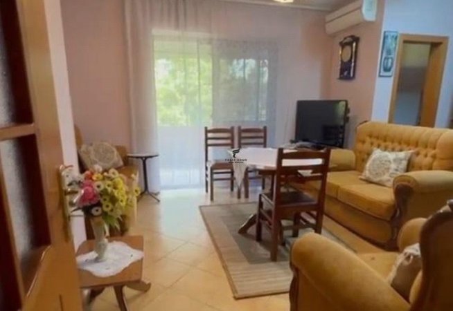 Tirane, jepet me qera apartament 2+1 Kati 2, 87 m² 500 € (TIRANA BANK)