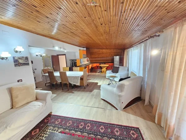 Tirane, jepet me qera Vile 3+1 Kati 3, 135 m² 500 € (tregu elektrik)