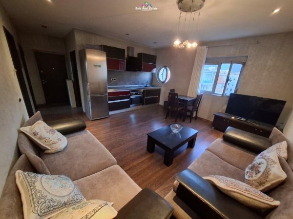 Tirane, jepet me qera apartament 2+1 Kati 4, 80 m² 650 € (rruga bardhyl)