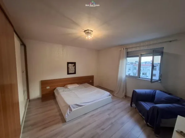 Tirane, jepet me qera apartament 2+1 Kati 4, 80 m² 650 € (rruga bardhyl)