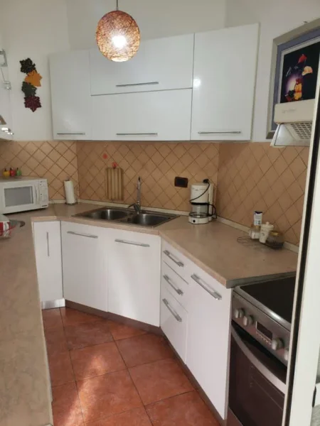 Tirane, jepet me qera apartament 2+1 Kati 9, 105 m² 650 € (Komuna parisit)