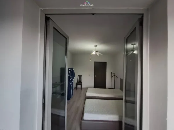 Tirane, jepet me qera apartament 2+1 Kati 4, 80 m² 650 € (rruga bardhyl)