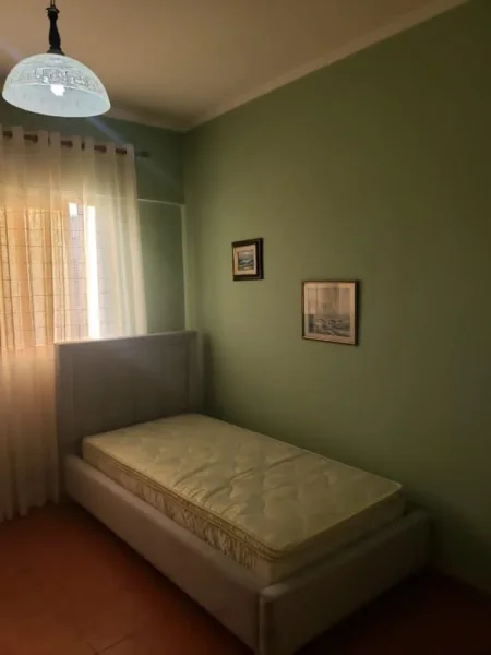 Tirane, jepet me qera apartament 2+1 Kati 9, 105 m² 650 € (Komuna parisit)