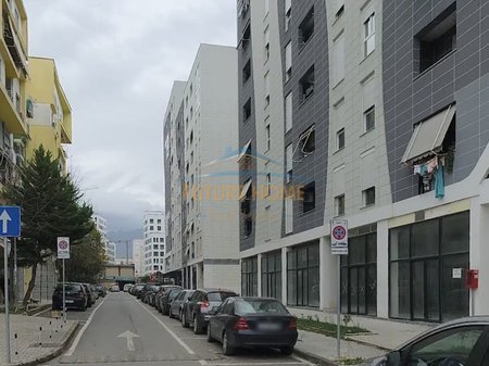 Tirane, jepet me qera ambjent biznesi Kati 0, 117 m² 1.000 € (Rruga Ndre Mjeda)
