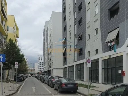 Tirane, jepet me qera ambjent biznesi Kati 0, 117 m² 1.000 € (Rruga Ndre Mjeda)