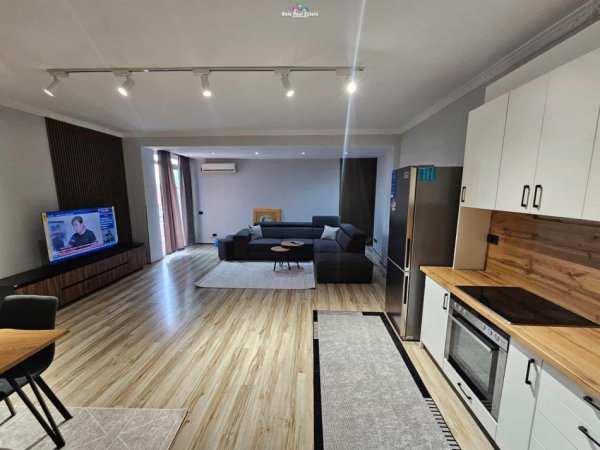 Tirane, jepet me qera apartament 2+1 Kati 6, 105 m² 700 € (kodra e diellit)