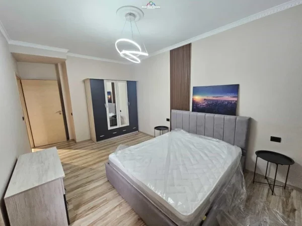 Tirane, jepet me qera apartament 2+1 Kati 6, 105 m² 700 € (kodra e diellit)