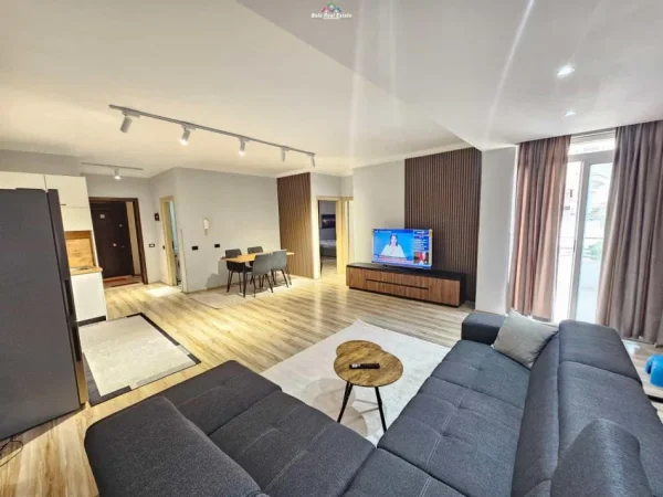 Tirane, jepet me qera apartament 2+1 Kati 6, 105 m² 700 € (kodra e diellit)