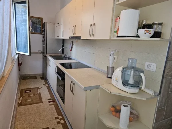 Tirane, shitet apartament 2+1 Kati 3, 124 m² 219.000 € (Liqeni i Thate)