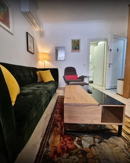 Tirane, jepet me qera apartament 1+1+Aneks+Ballkon Kati 5, 70 m² 950 € 