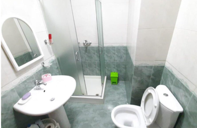 Tirane, jepet me qera apartament 2+1+Ballkon Kati 4, 100 m² 700 € (Zogu i Zi)