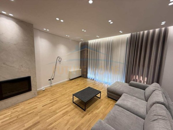 0683487469 Tirane, jepet me qera Vile 2 Katshe Kati 0, 333 m² 4.000 € (Prane TEG)