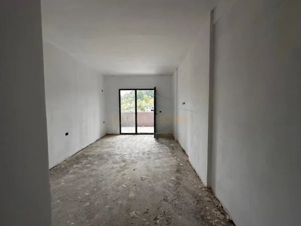 Tirane, shitet apartament 2+1 Kati 4, 134 m² 215.000 € (Rruga e Elbasanit)