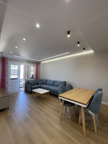 Tirane, shitet apartament 1+1+Ballkon Kati 2, 77 m² 140.000 € (355693414015)