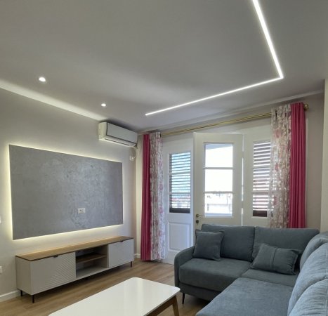 Tirane, shitet apartament 1+1+Ballkon Kati 2, 77 m² 140.000 € (355693414015)