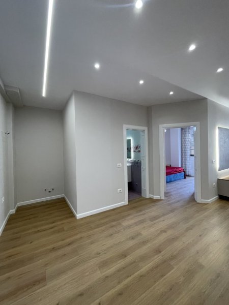 Tirane, shitet apartament 1+1+Ballkon Kati 2, 77 m² 140.000 € (355693414015)