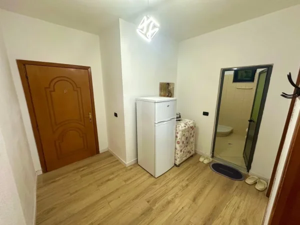 1+1 Pazari i Ri (€470)