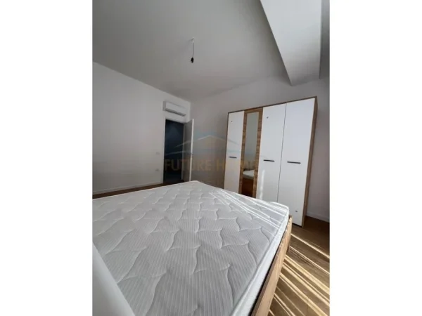 Tirane, jepet me qera apartament 2+1 Kati 3, 105 m² 550 € 