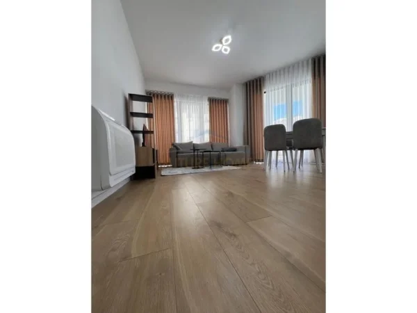 Tirane, jepet me qera apartament 2+1 Kati 3, 105 m² 550 € 