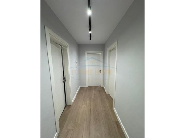 Tirane, shitet apartament 2+1+Ballkon Kati 3, 94 m² 135.000 € (Fresk, Rruga e Dajtit)