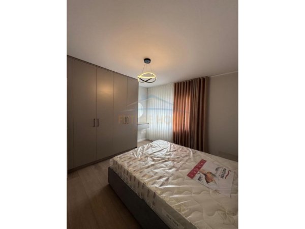 Tirane, shitet apartament 2+1+Ballkon Kati 3, 94 m² 135.000 € (Fresk, Rruga e Dajtit)