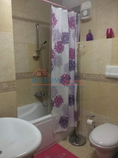 Tirane, jepet me qera apartament 1+1+BLK Kati 6, 120 m² 500 Euro (RRUGA E DURRSIT)