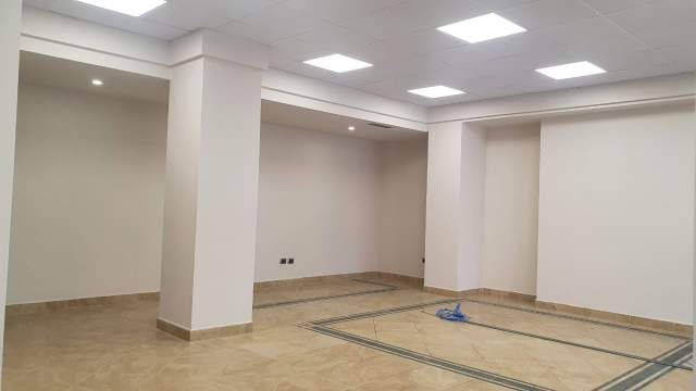 Tirane, jap me qera ambjent biznesi Kati 1, 150 m² 1.700 Euro (Pazari i Ri)