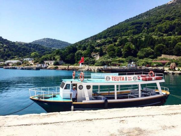 Anije turistike - Udhetim me anije - Udhetim turistik me anije- Udhetim me gomone - Xhiro me gomone