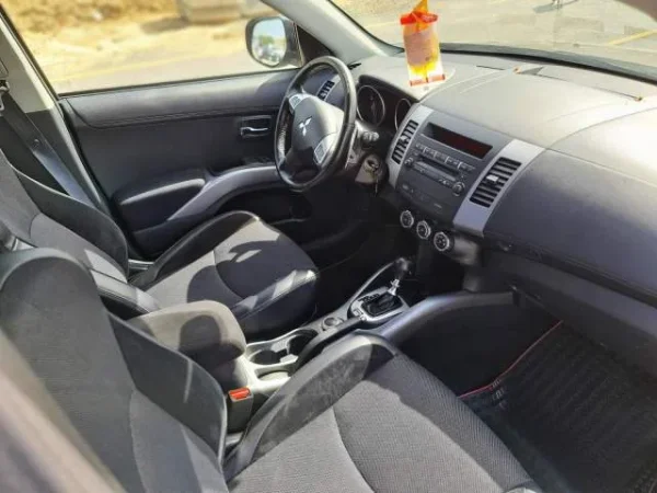 Tirane, shes xhip Mitsubishi OUTLANDER Viti 2013, 10.500€