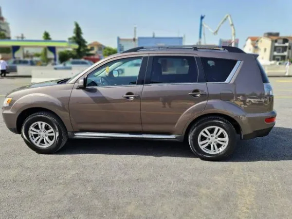 Tirane, shes xhip Mitsubishi OUTLANDER Viti 2013, 10.500€