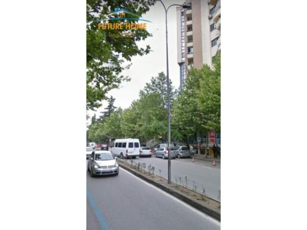 Tirane, jap me qera zyre Kati 2, 350 m² 4.200 Euro (Stacioni i Trenit)