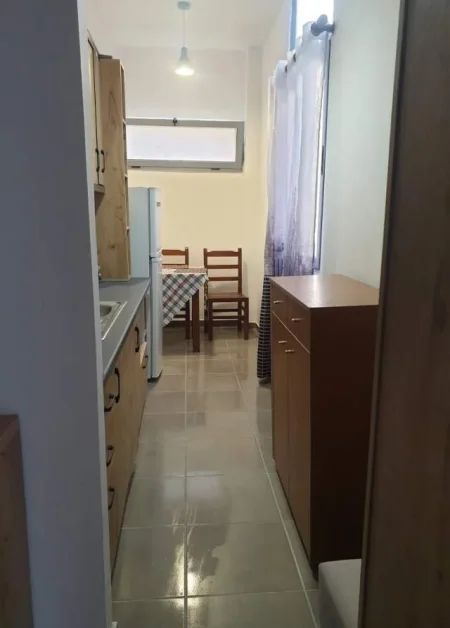 Himare, jap me qera garsonier Kati 1, 25 euro nata  (Spile , Himare)