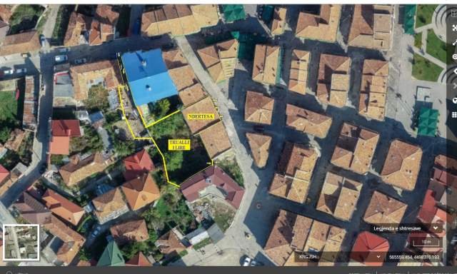 Pazari-Korçës, Shitet Truall 676m², sip.ndërtesës / njolla 100m², truall i lirë 576m², Çmimi 500'000€, në Pazarin e Korçës / rruga Petraq Nase