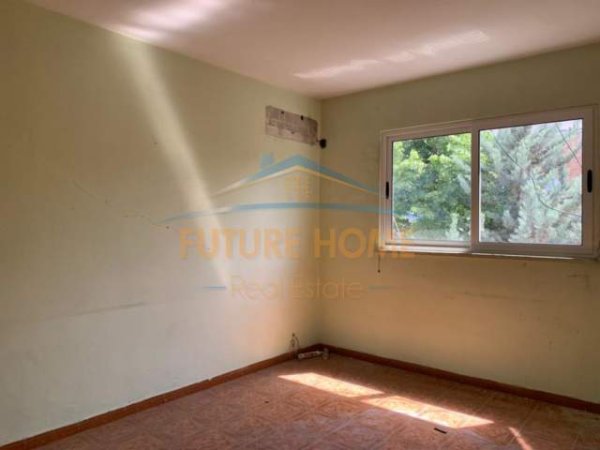 Tirane, jap me qera ambjent biznesi Kati 2, 70 m² 700 Euro