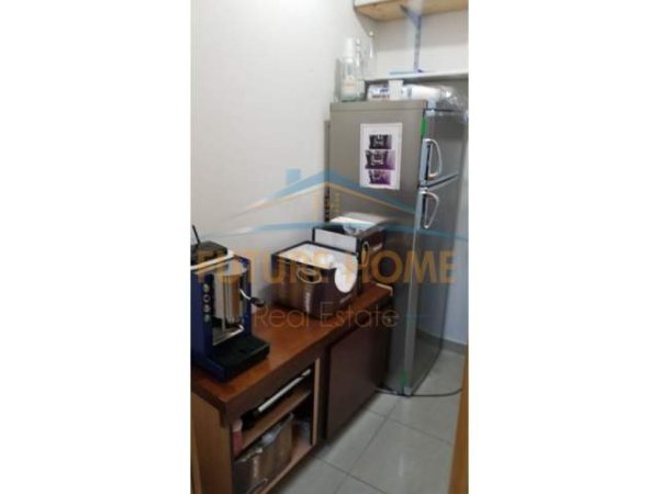 Tirane, jap me qera zyre Kati 5, 115 m² 1.500 Euro (Bllok)